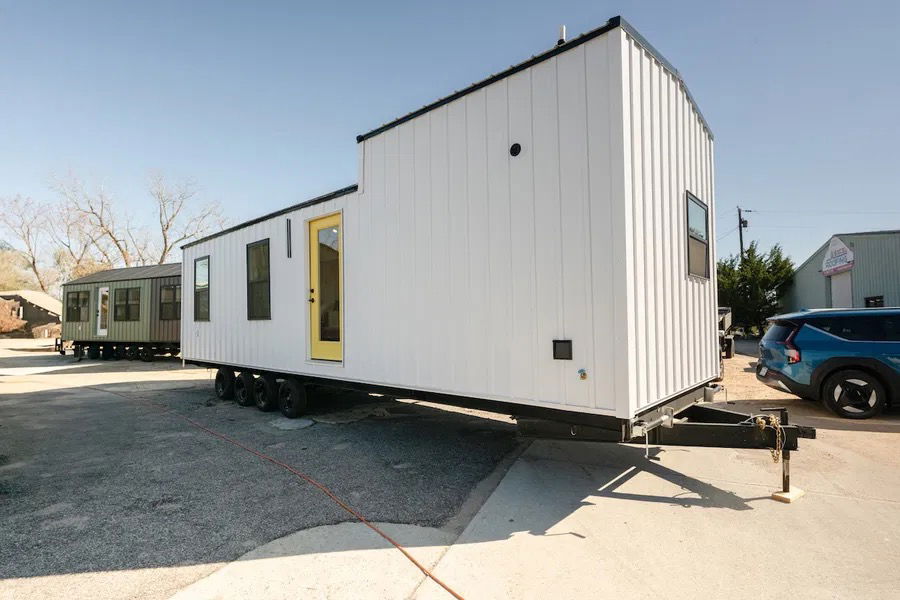 NEW Model Tiny 32 x 10 Huge Floorplan! - 1 bed, 1 bath, 320 sqft in Wilmington, North Carolina